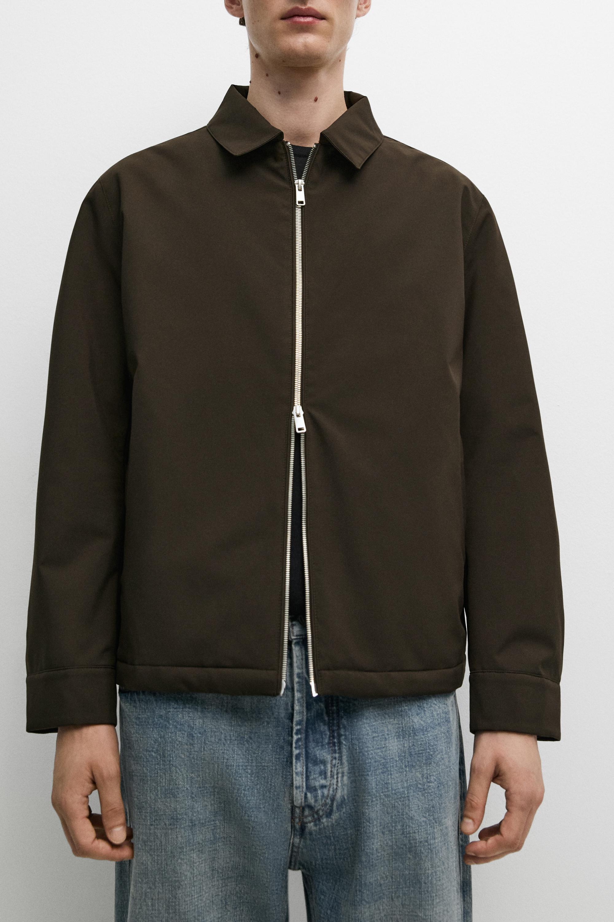 Lightweight jacket with collar detail